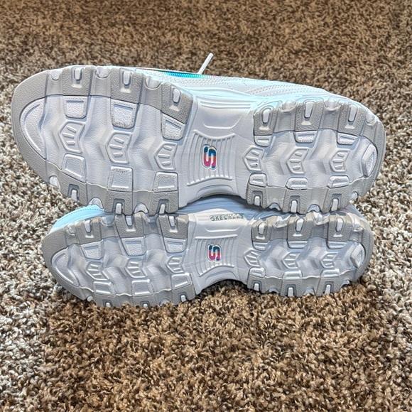 Skechers Women’s D-Lites White and Pink Sneakers - Picture 7 of 9